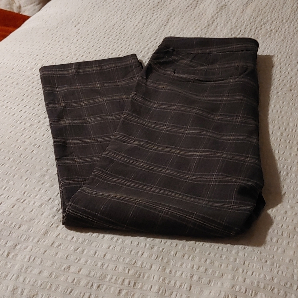 Lily Morgan Ladies Petite Grey Multi Jegging, size Large Nwt